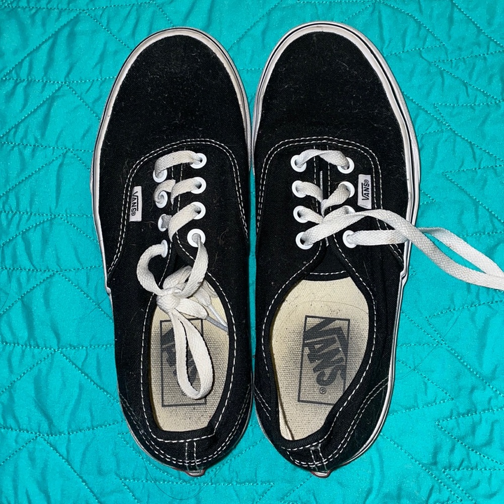 BLACK VANS